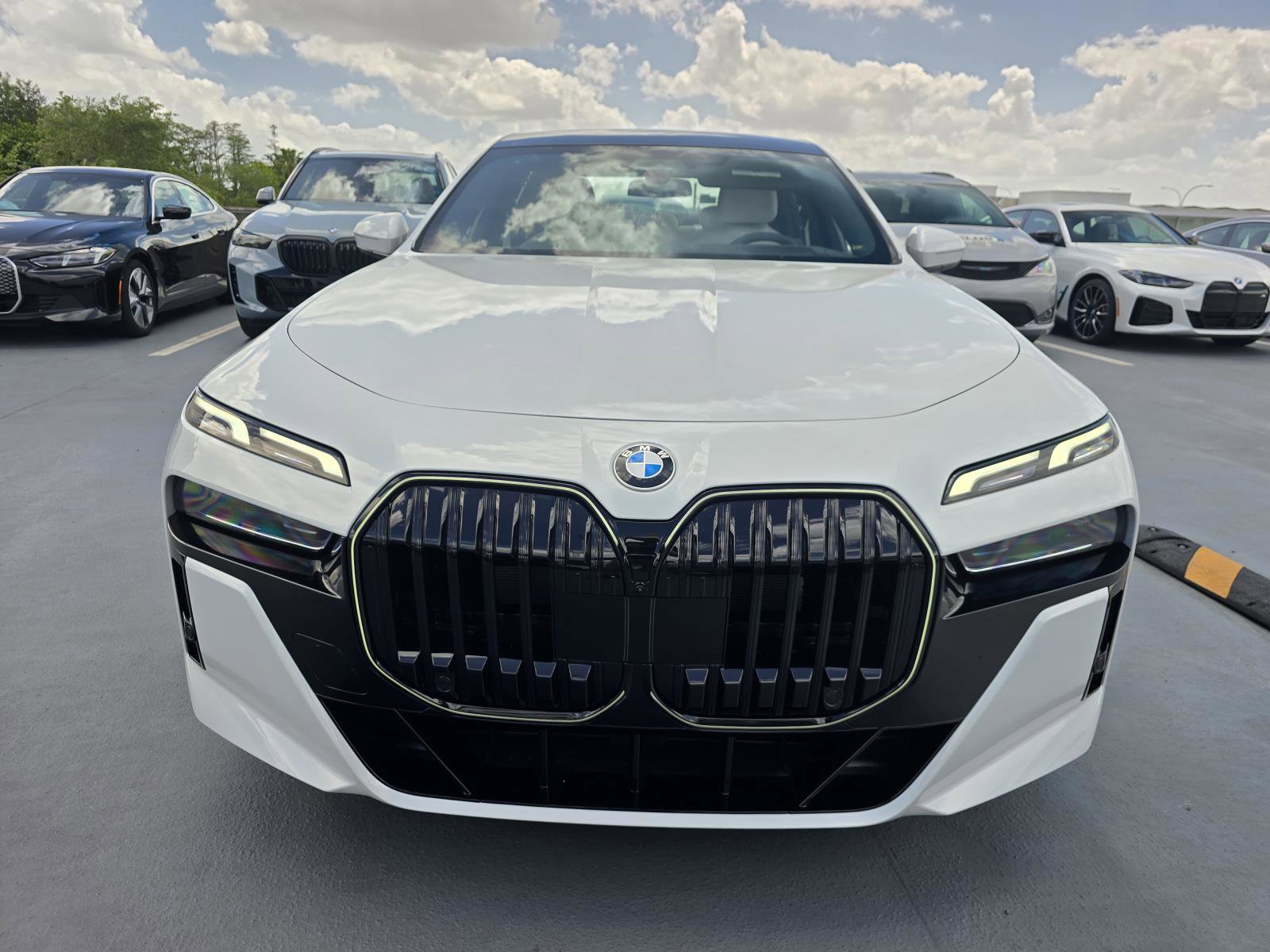 New 2026 BMW 760i xDrive AWD/4WD image 2
