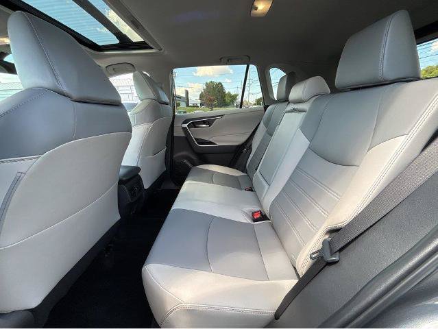 Used 2022 Toyota RAV4 XLE Premium AWD/4WD image 18
