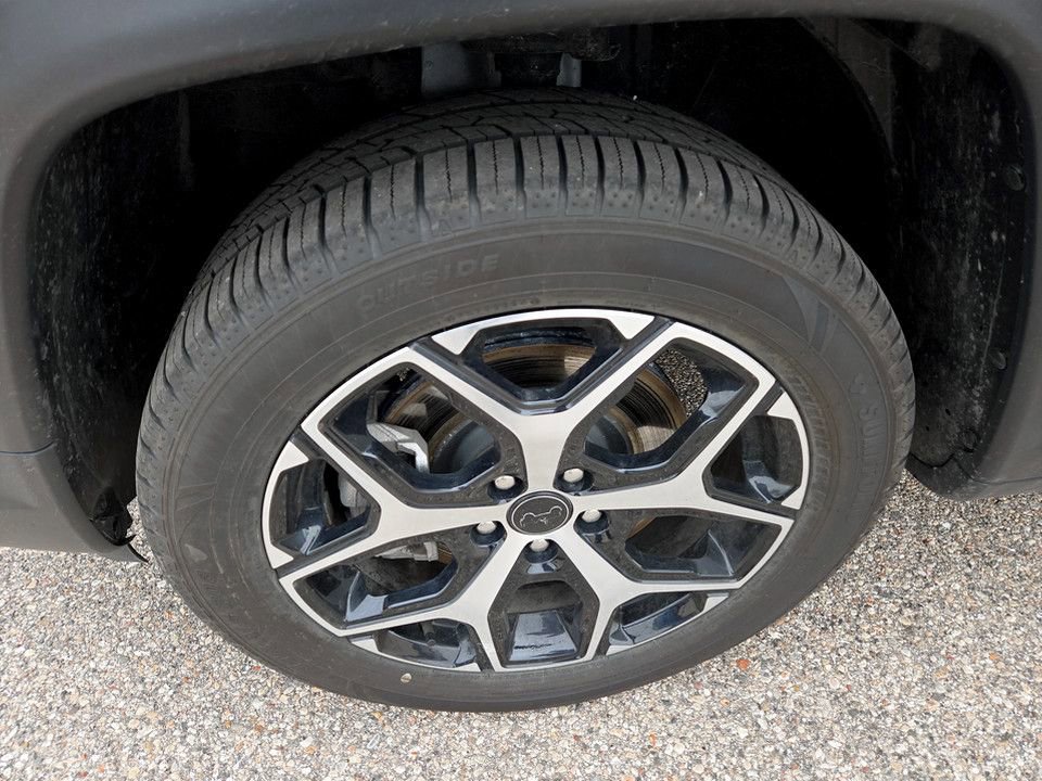 Used 2025 Jeep Compass Limited image 35