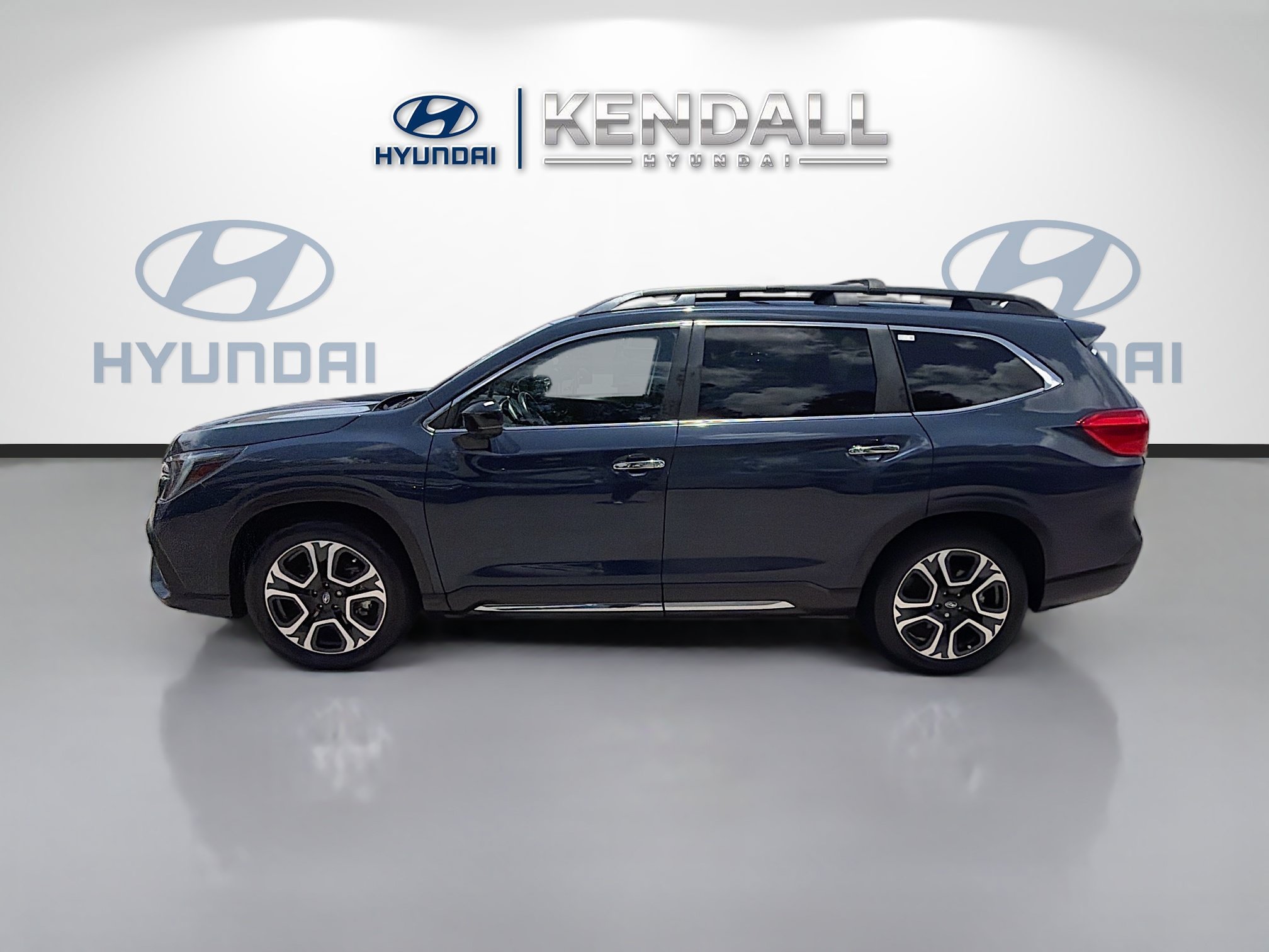 Used 2024 Subaru Ascent Touring AWD/4WD image 4