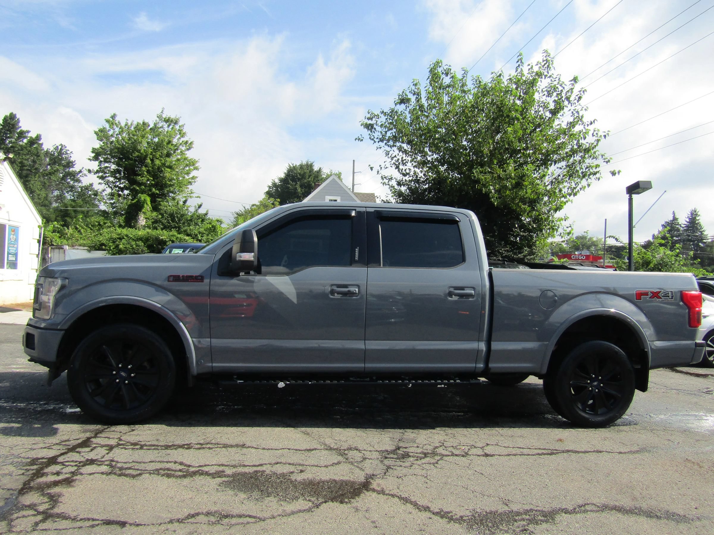 Used 2019 Ford F150 Lariat w/ Equipment Group 502A Luxury AWD/4WD image 4