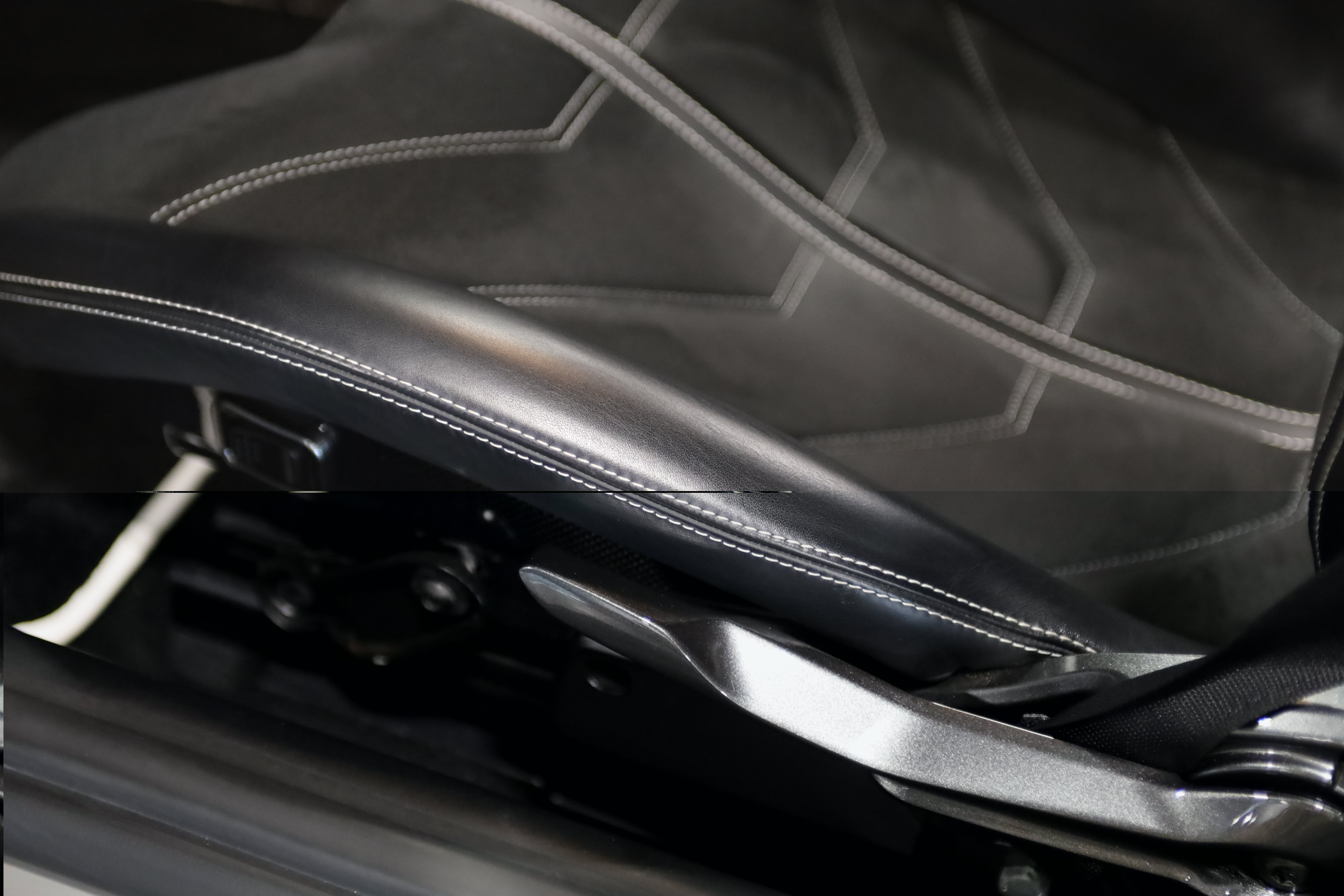 Used 2015 Ferrari F12 Berlinetta RWD image 19