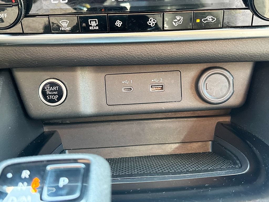 Certified 2023 Nissan Rogue SV FWD image 17