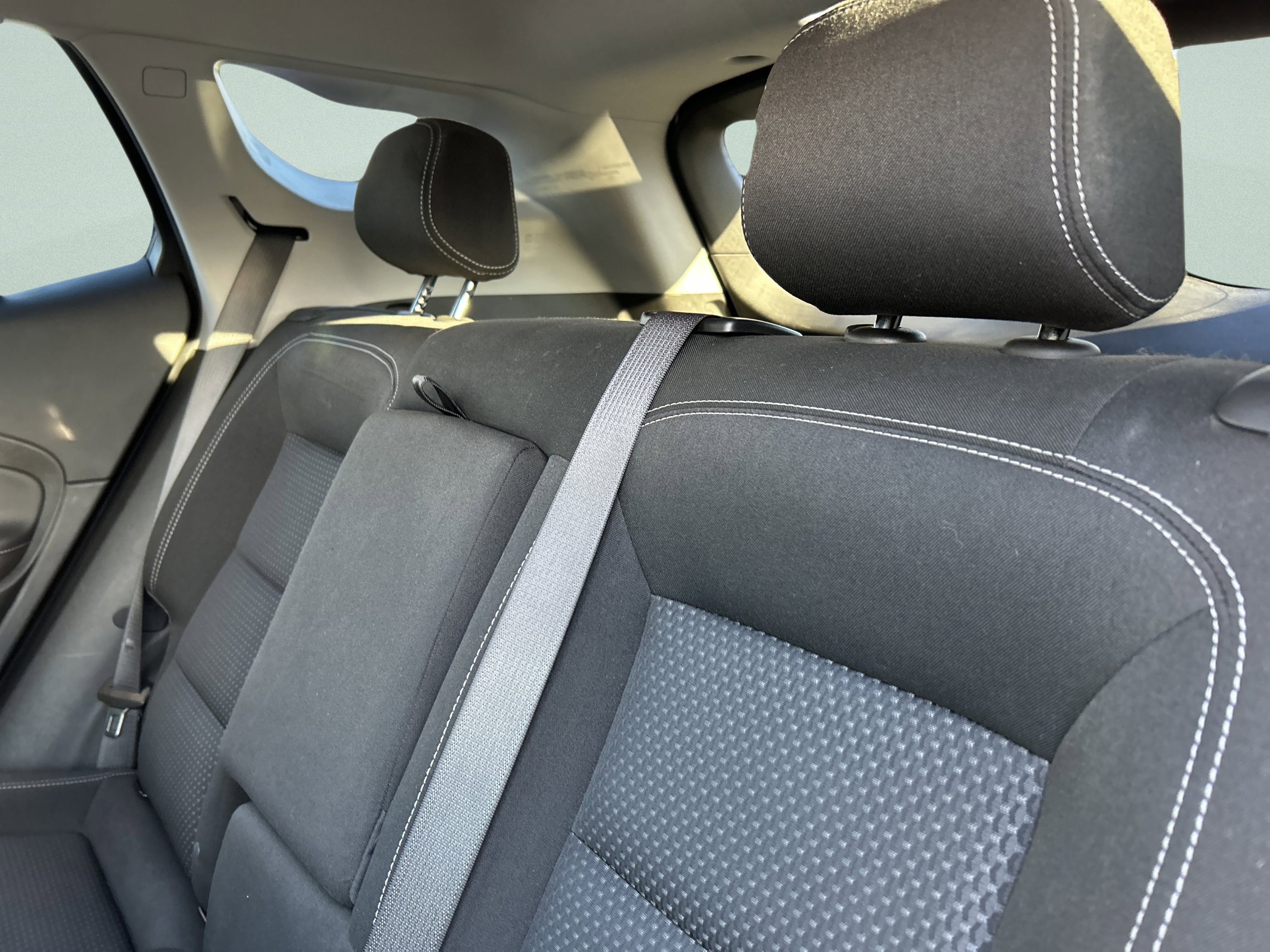 Used 2022 GMC Terrain SLE image 15