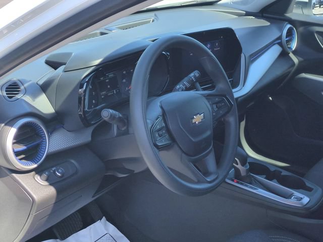 Used 2024 Chevrolet Trax LS w/ LS Convenience Package FWD image 14