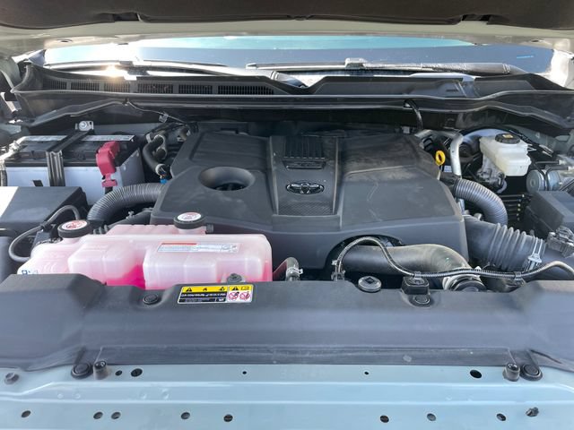 Used 2022 Toyota Tundra SR5 w/ TRD Off-Road Package AWD/4WD image 31