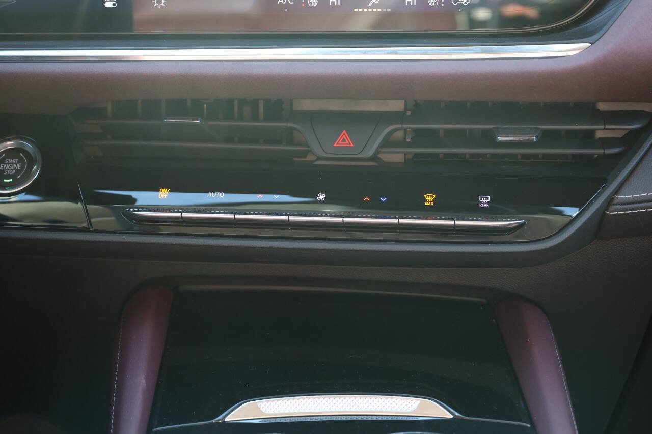 Used 2025 Buick Envision Sport Touring image 21