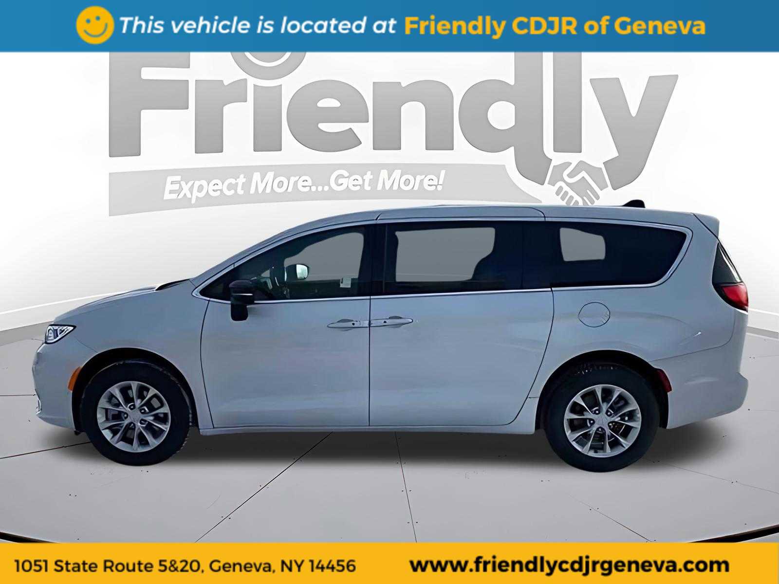 New 2026 Chrysler Pacifica Select image 8