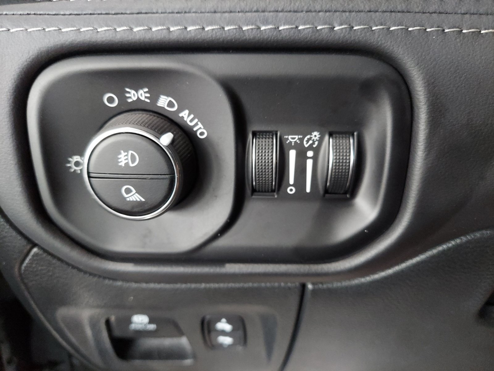 Used 2023 RAM 1500 Limited AWD/4WD image 28