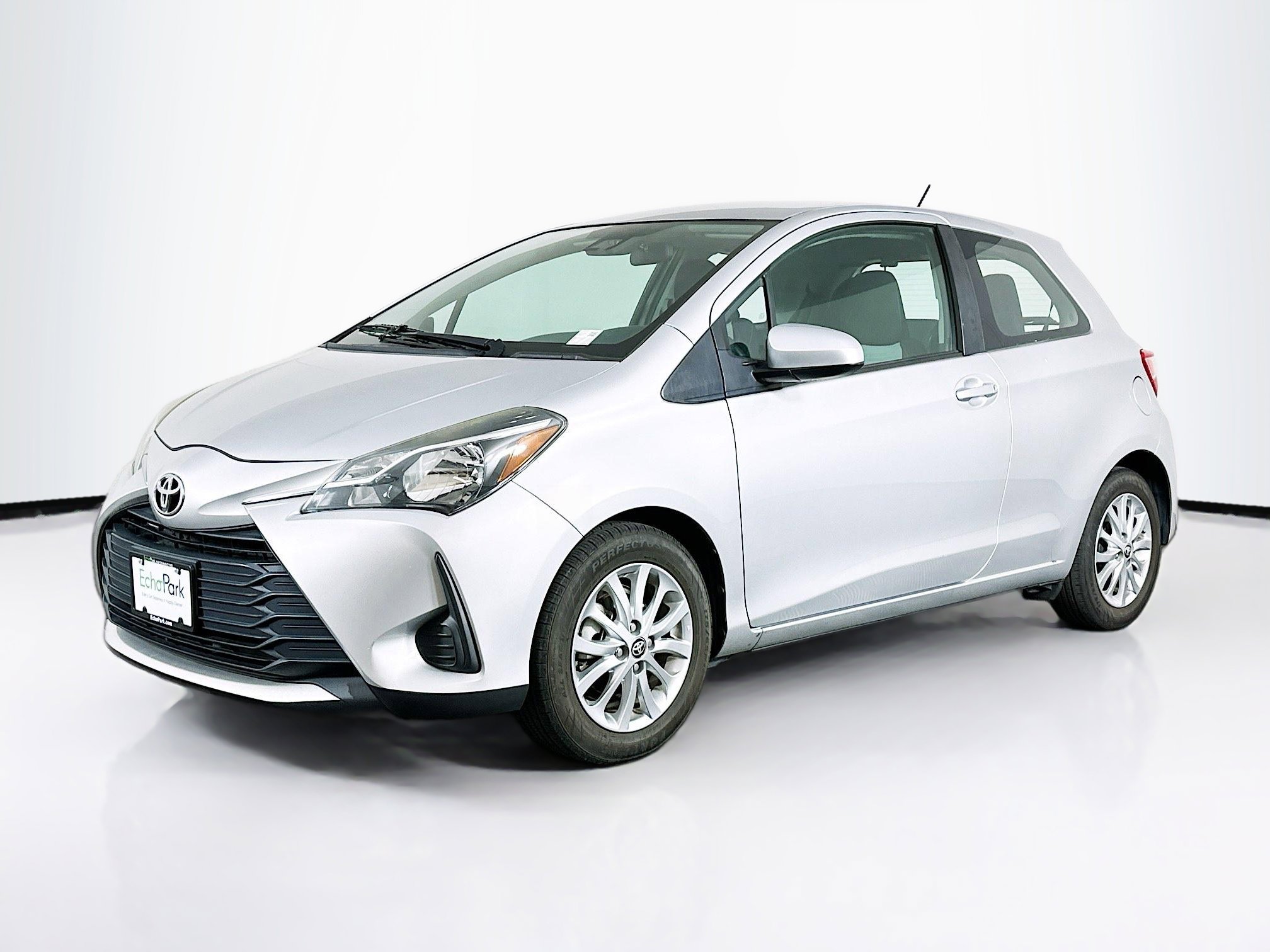 Used 2018 Toyota Yaris LE w/ Carpet Mat Package FWD image 3