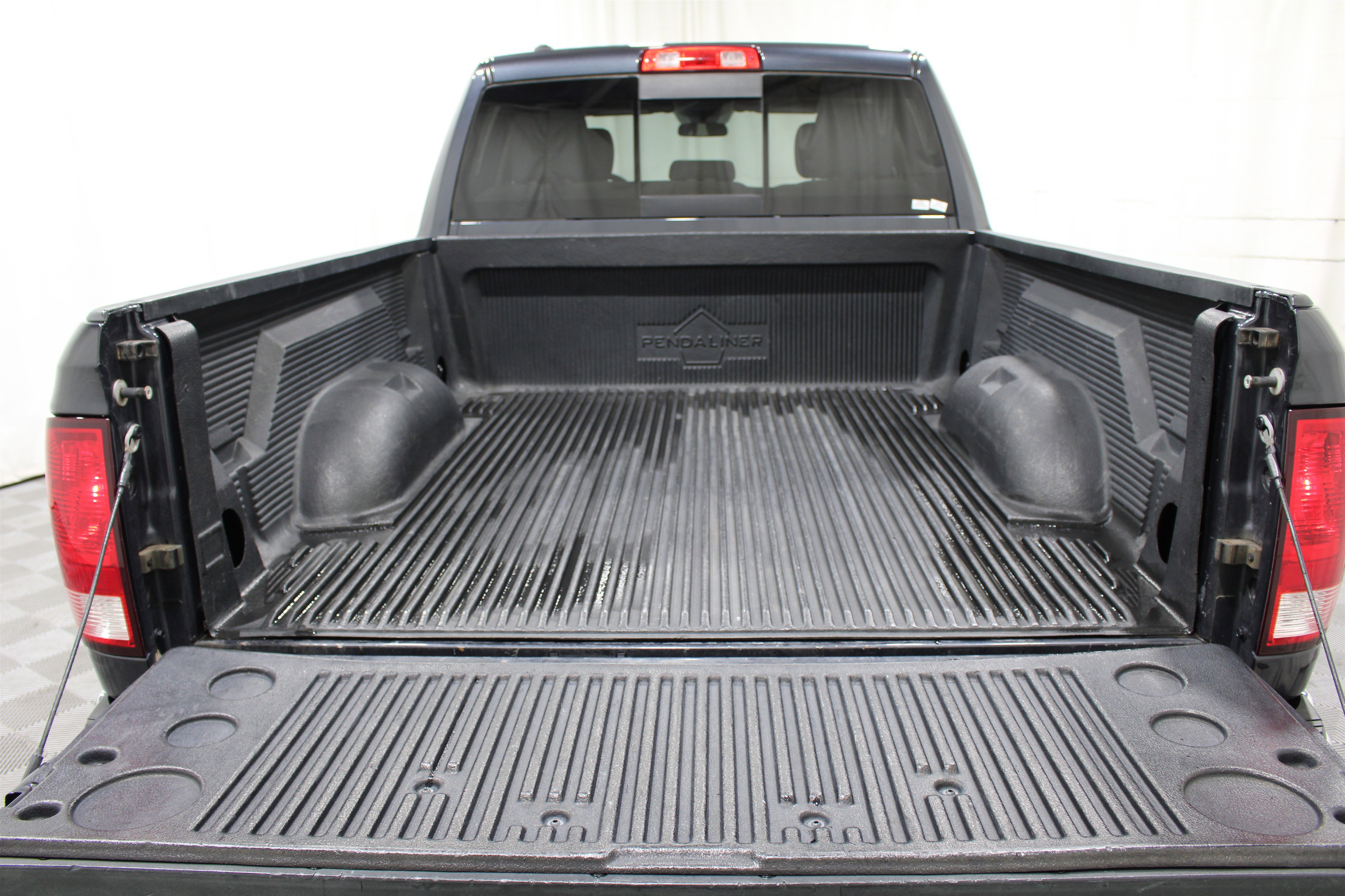 Used 2017 RAM 1500 Classic SLT image 18