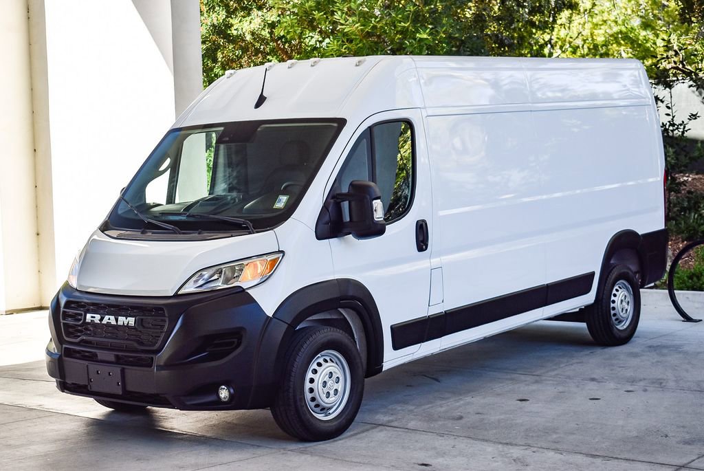 Used 2025 RAM ProMaster 2500 w/ Convenience Group image 3