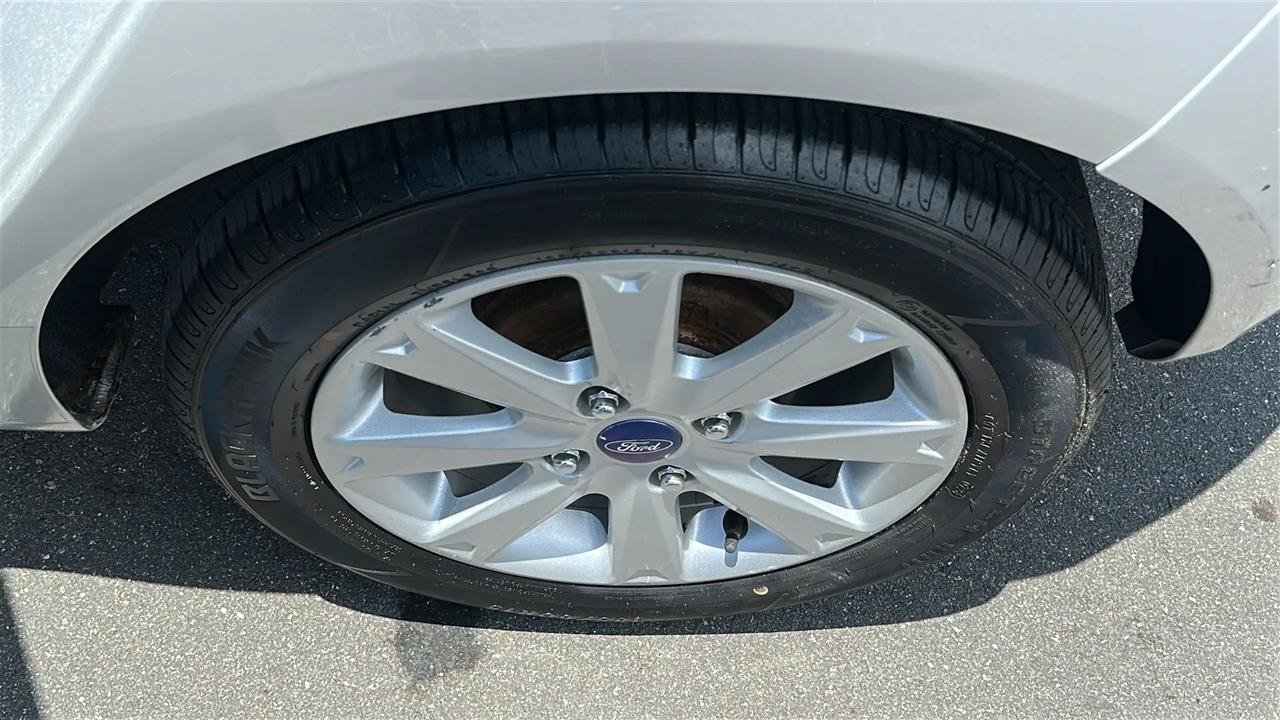 Used 2012 Ford Fiesta SE FWD image 17
