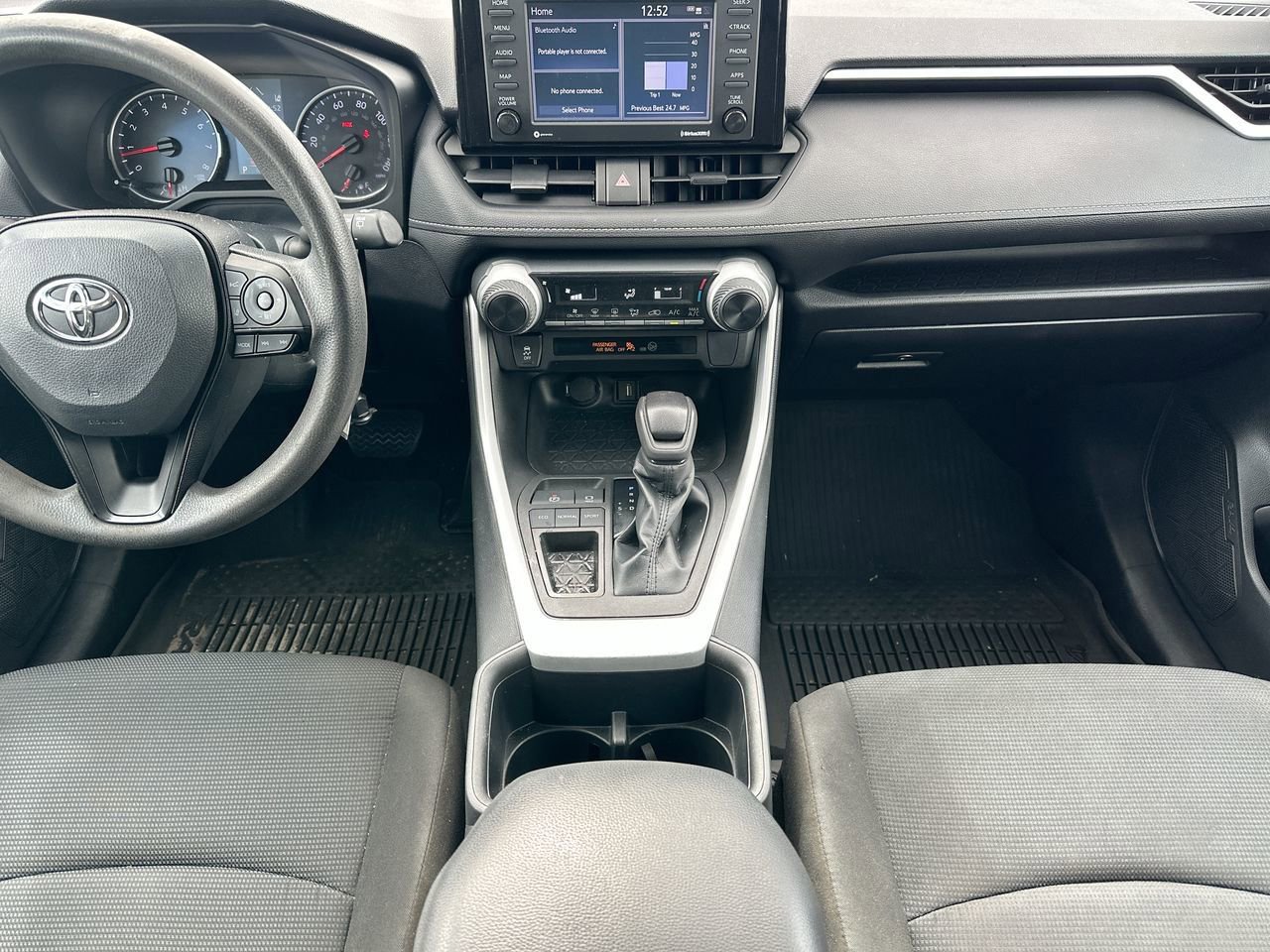 Used 2022 Toyota RAV4 LE image 12