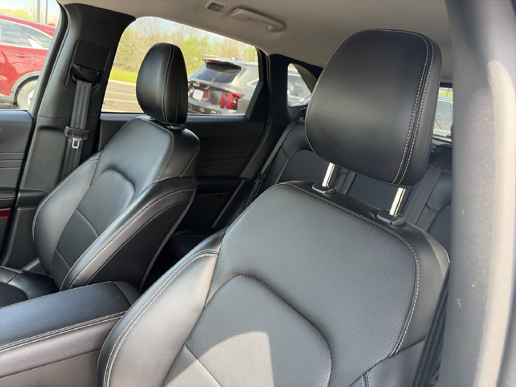 Used 2025 Ford Escape Platinum AWD/4WD image 11