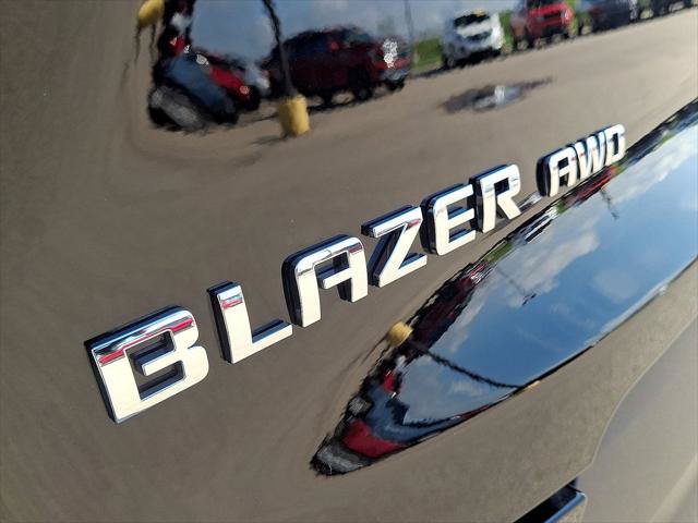New 2025 Chevrolet Blazer LT w/ Convenience Package AWD/4WD image 19