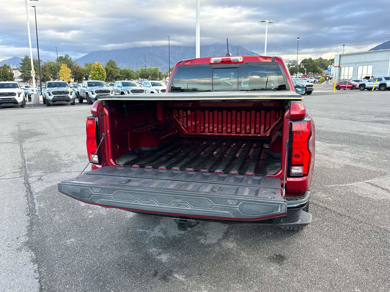 Used 2023 Chevrolet Colorado Z71 w/ Z71 Convenience Package 2 AWD/4WD image 15