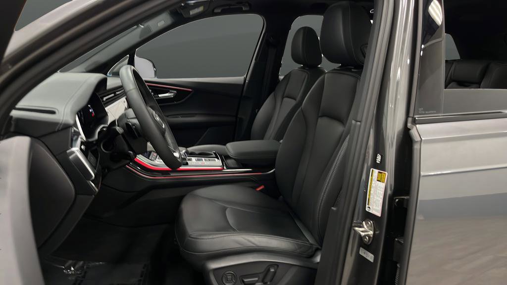 Used 2025 Audi Q7 3.0T Premium Plus w/ Premium Plus Package AWD/4WD image 9