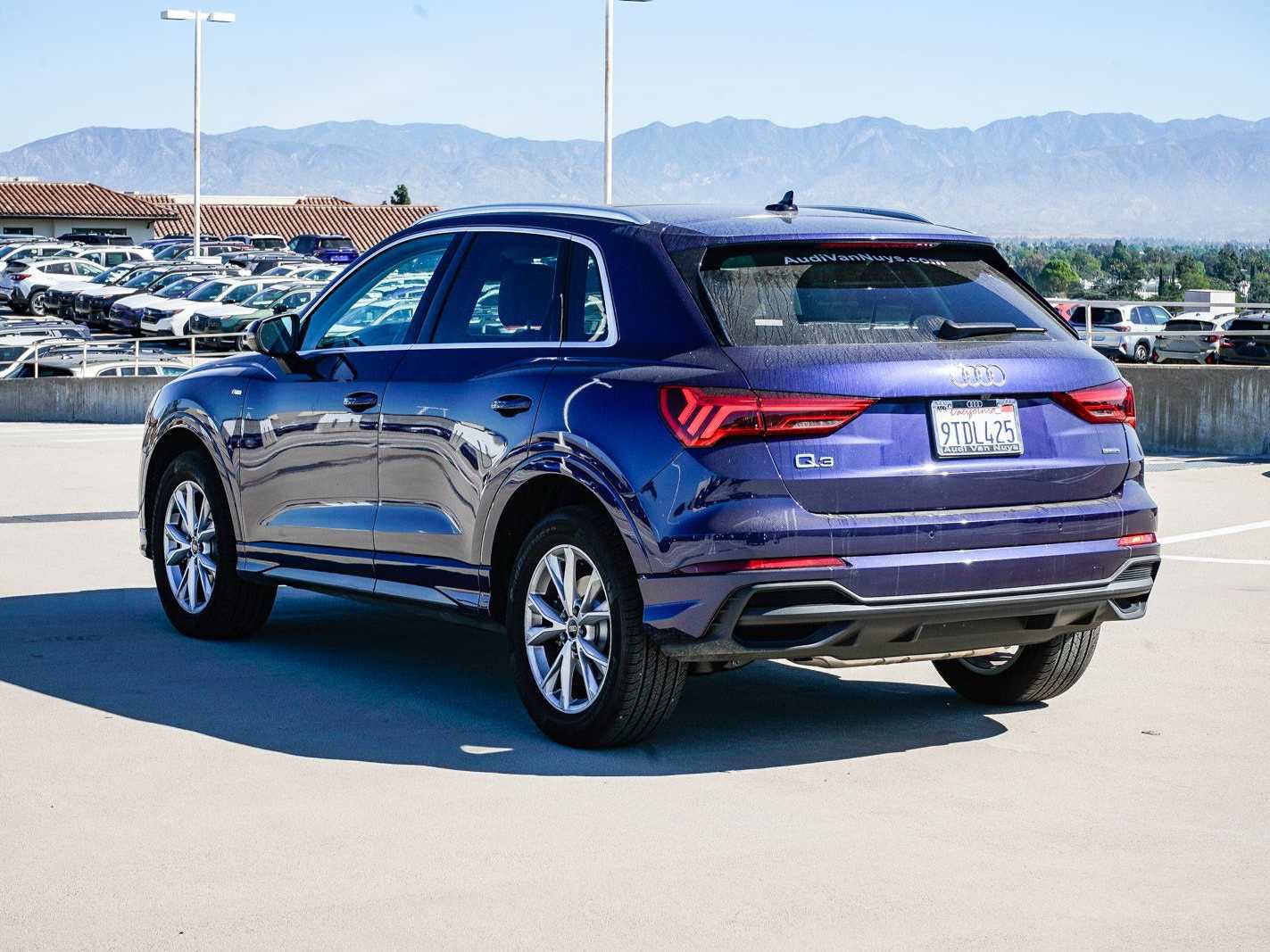 Used 2025 Audi Q3 2.0T Premium w/ Convenience Package image 2