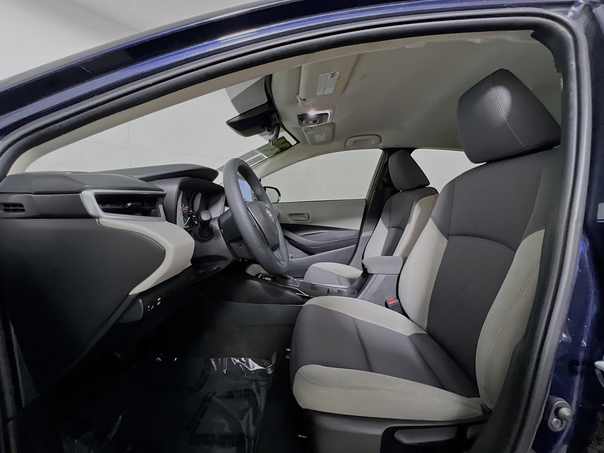 Used 2024 Toyota Corolla LE FWD image 15