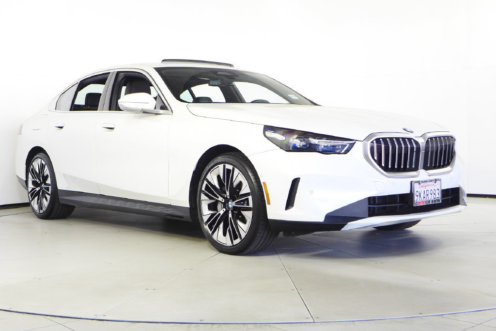 Certified 2024 BMW 530i w/ Convenience Package RWD image 4