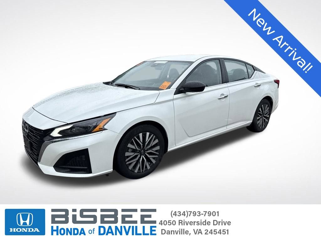 Used 2024 Nissan Altima 2.5 SV FWD image 1