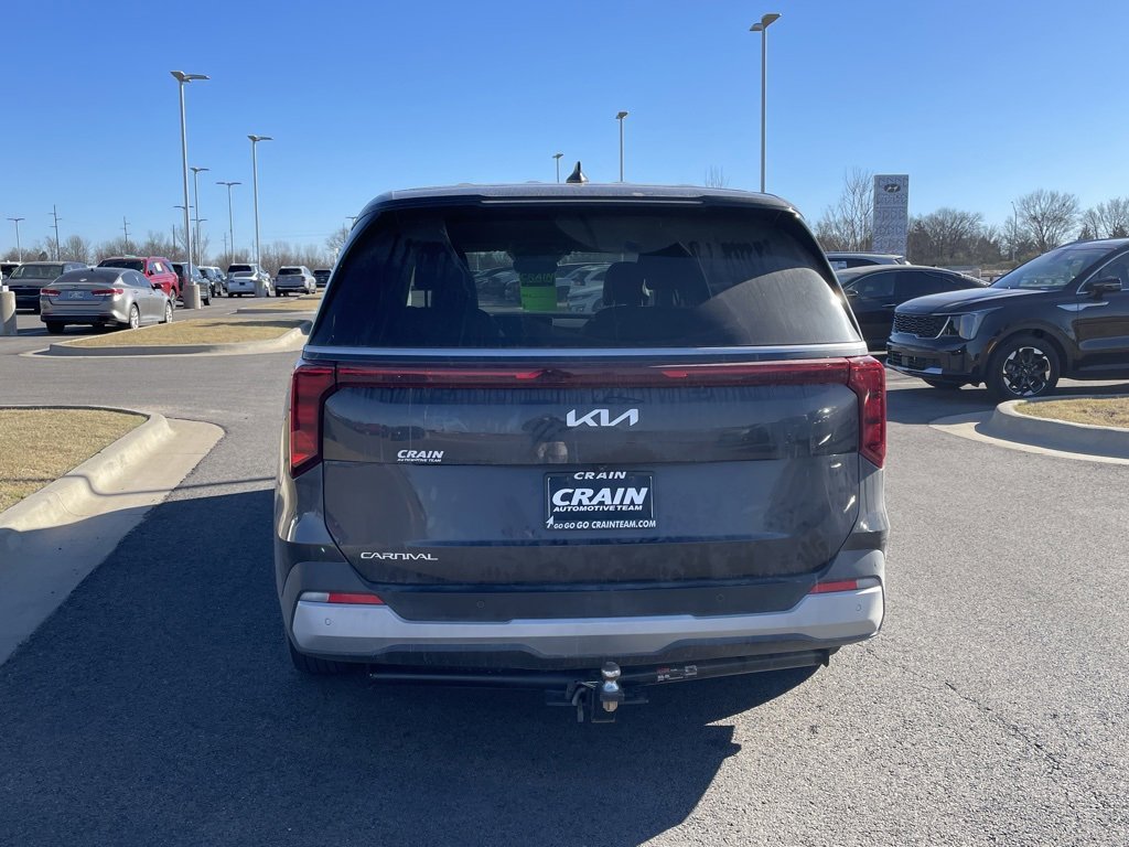 Certified 2025 Kia Carnival image 6