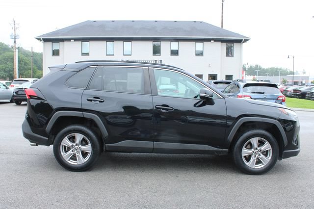 Used 2022 Toyota RAV4 XLE FWD image 6