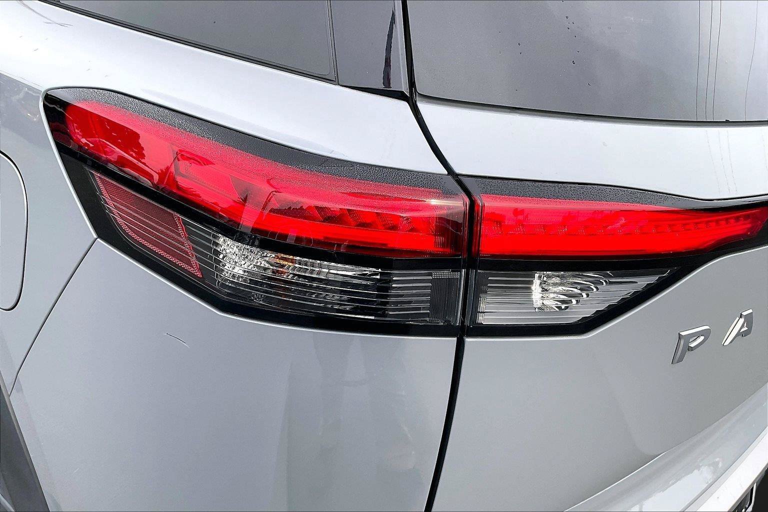 Certified 2023 Nissan Pathfinder Platinum w/ Cargo Package AWD/4WD image 31
