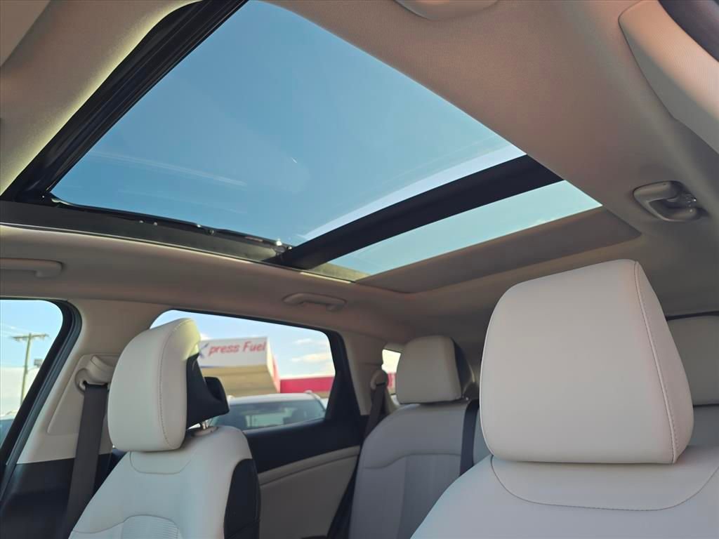 New 2026 Kia Sportage EX w/ EX Panorama Roof Package image 9