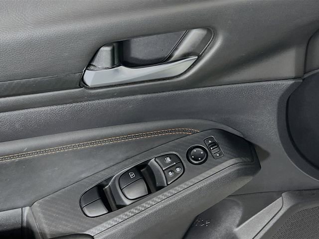 Used 2020 Nissan Altima 2.5 SR w/ Premium Package FWD image 12