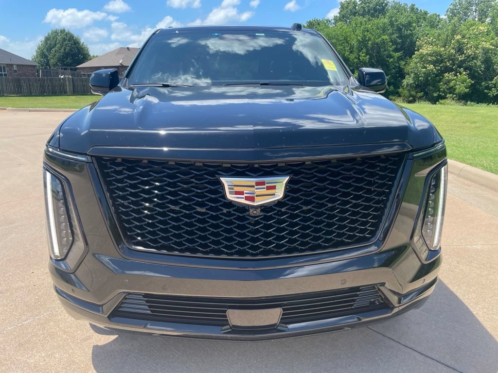 Used 2025 Cadillac Escalade Sport Platinum AWD/4WD image 2