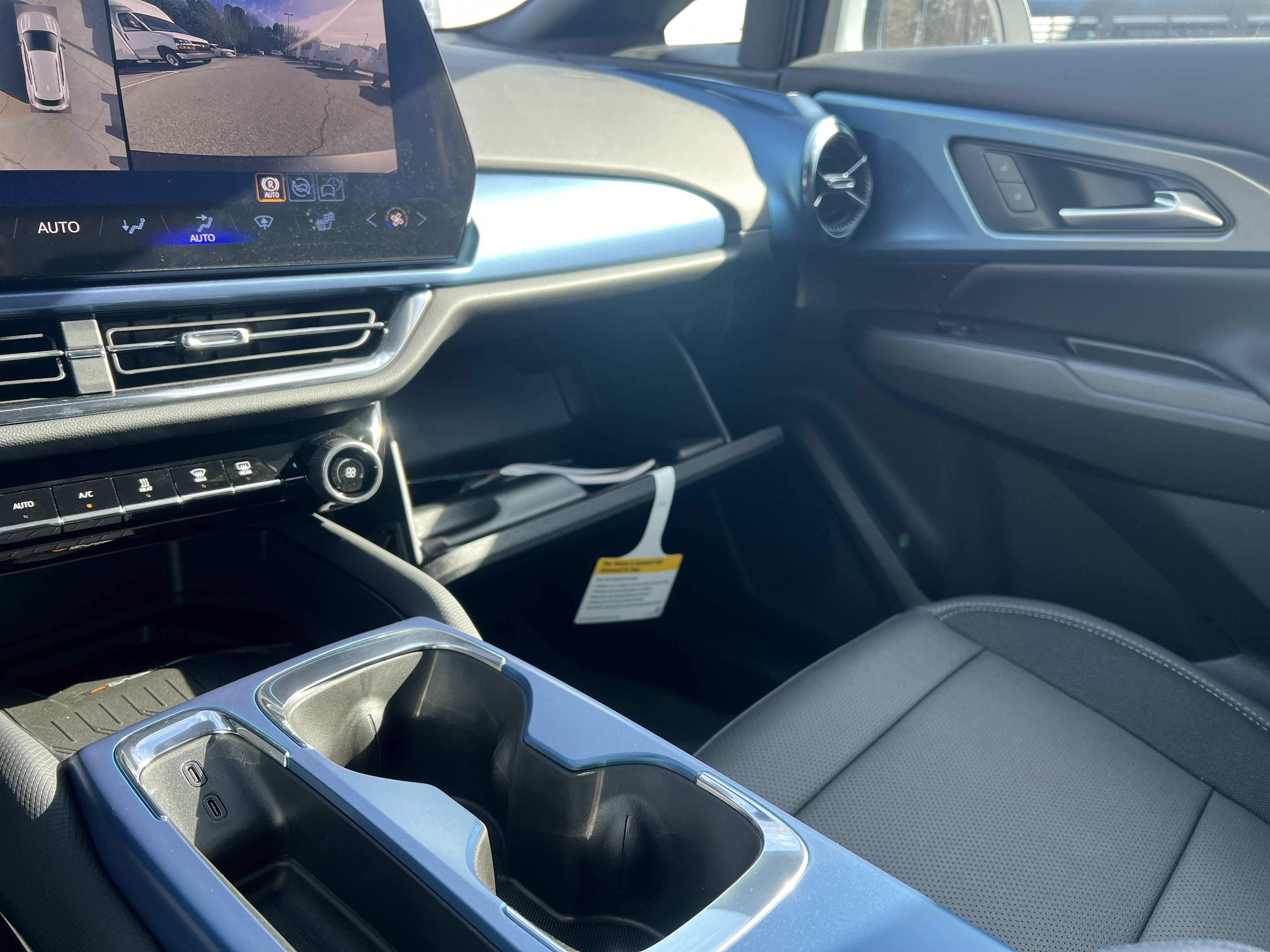 New 2026 Chevrolet Equinox EV LT AWD/4WD image 29