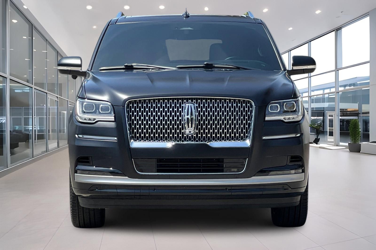 Certified 2024 Lincoln Navigator L Reserve AWD/4WD image 9
