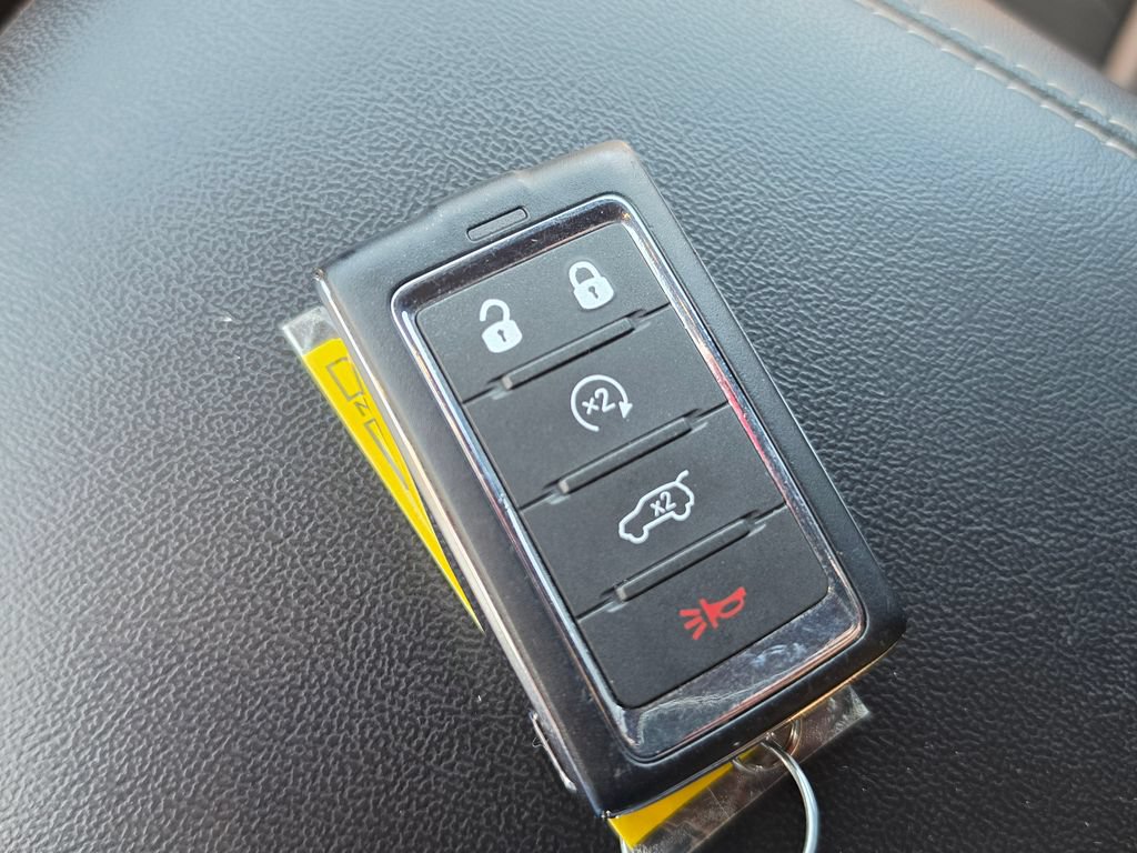 Used 2025 Jeep Grand Cherokee Altitude AWD/4WD image 28