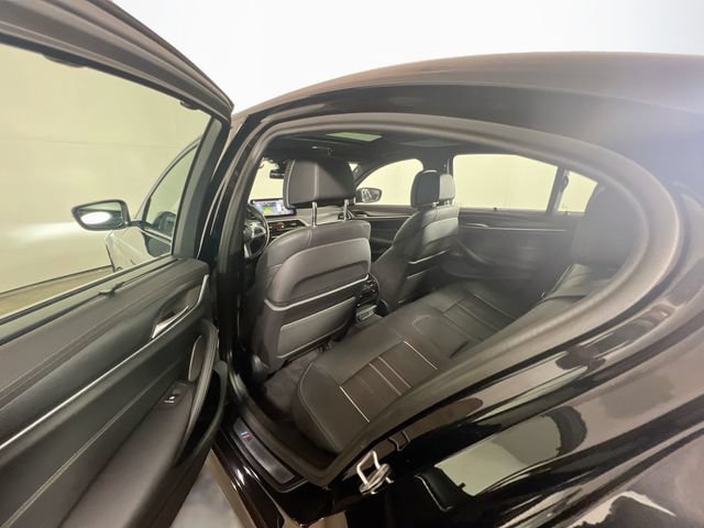 Used 2023 BMW M550i xDrive w/ Executive Package AWD/4WD image 19