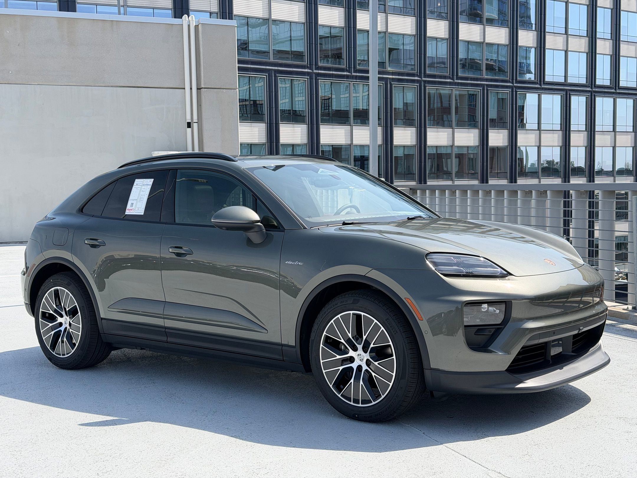 New 2026 Porsche Macan 4 Electric AWD/4WD image 9
