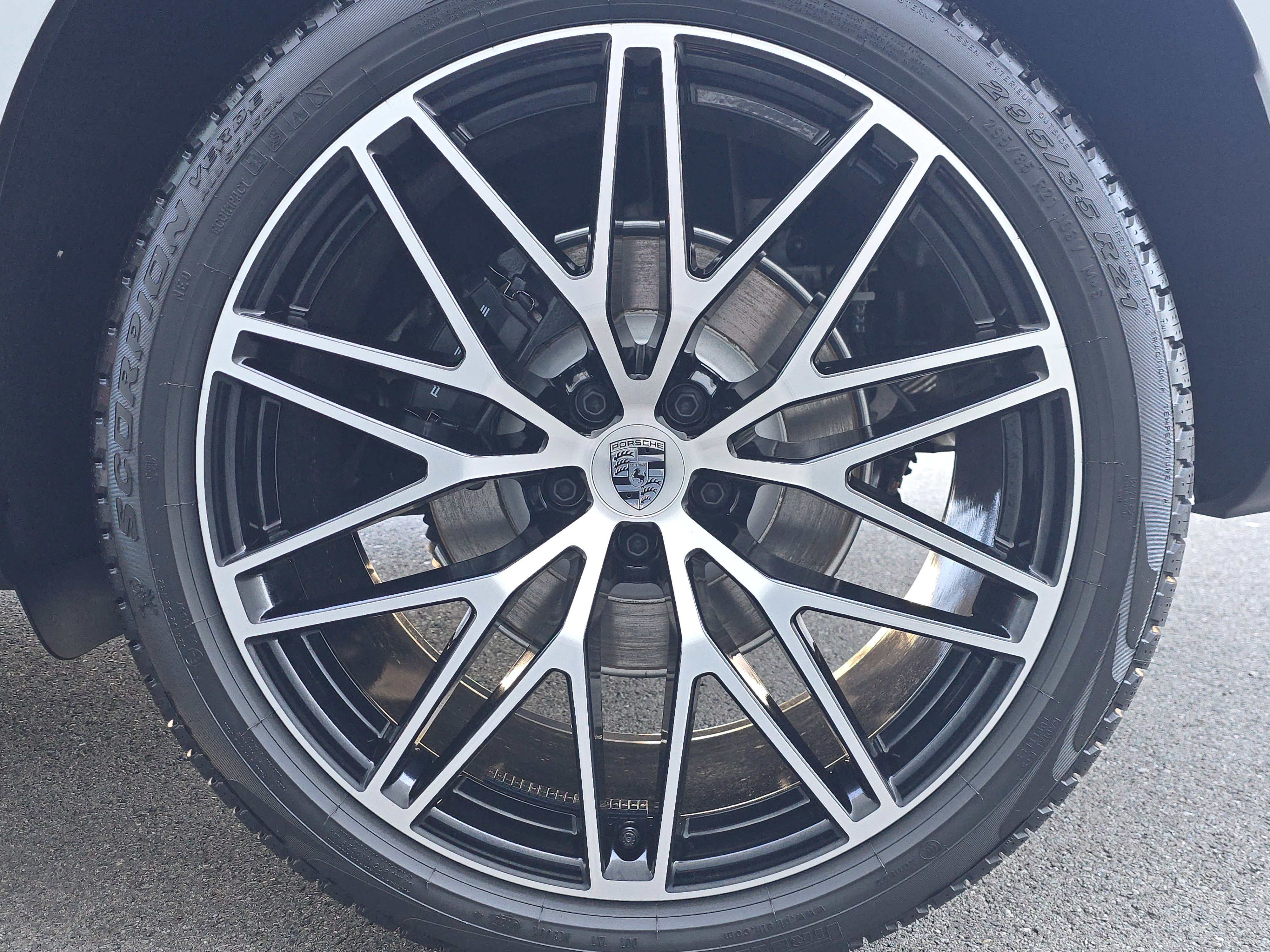 New 2026 Porsche Macan image 28