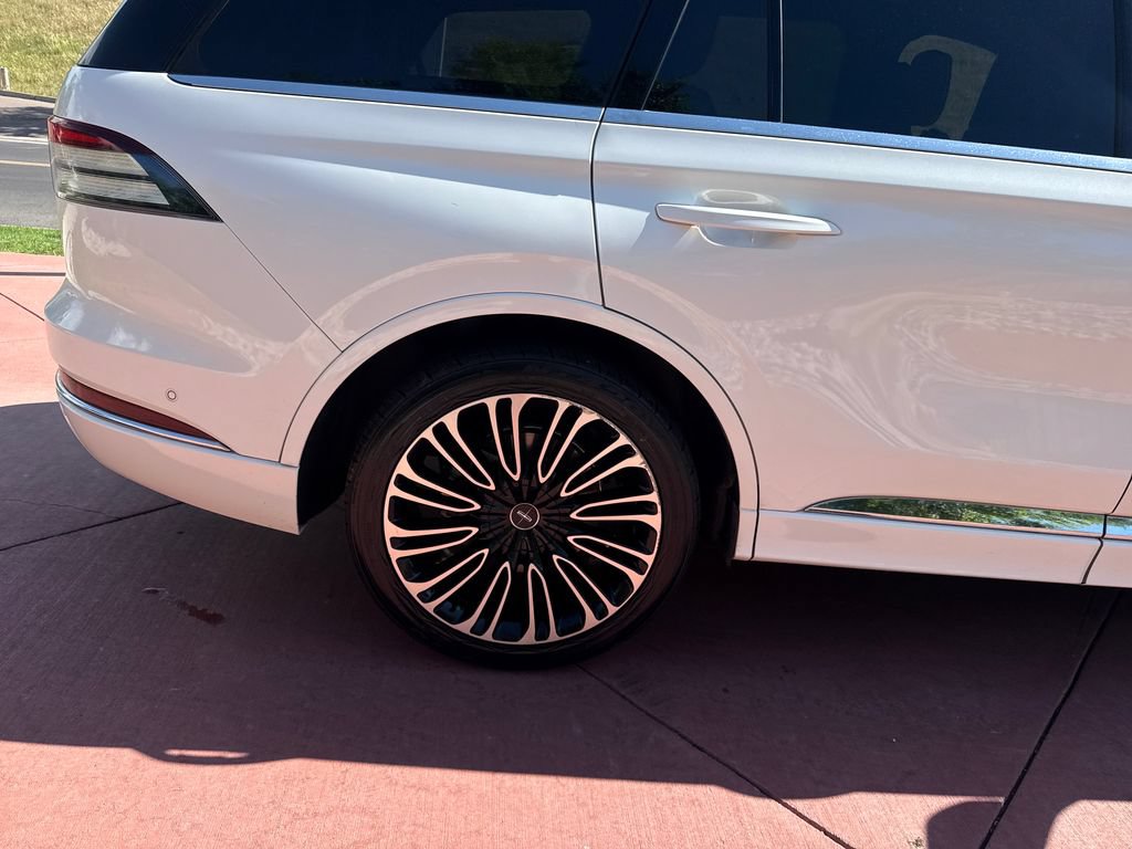 Used 2023 Lincoln Aviator Black Label w/ Dynamic Handling Package AWD/4WD image 33