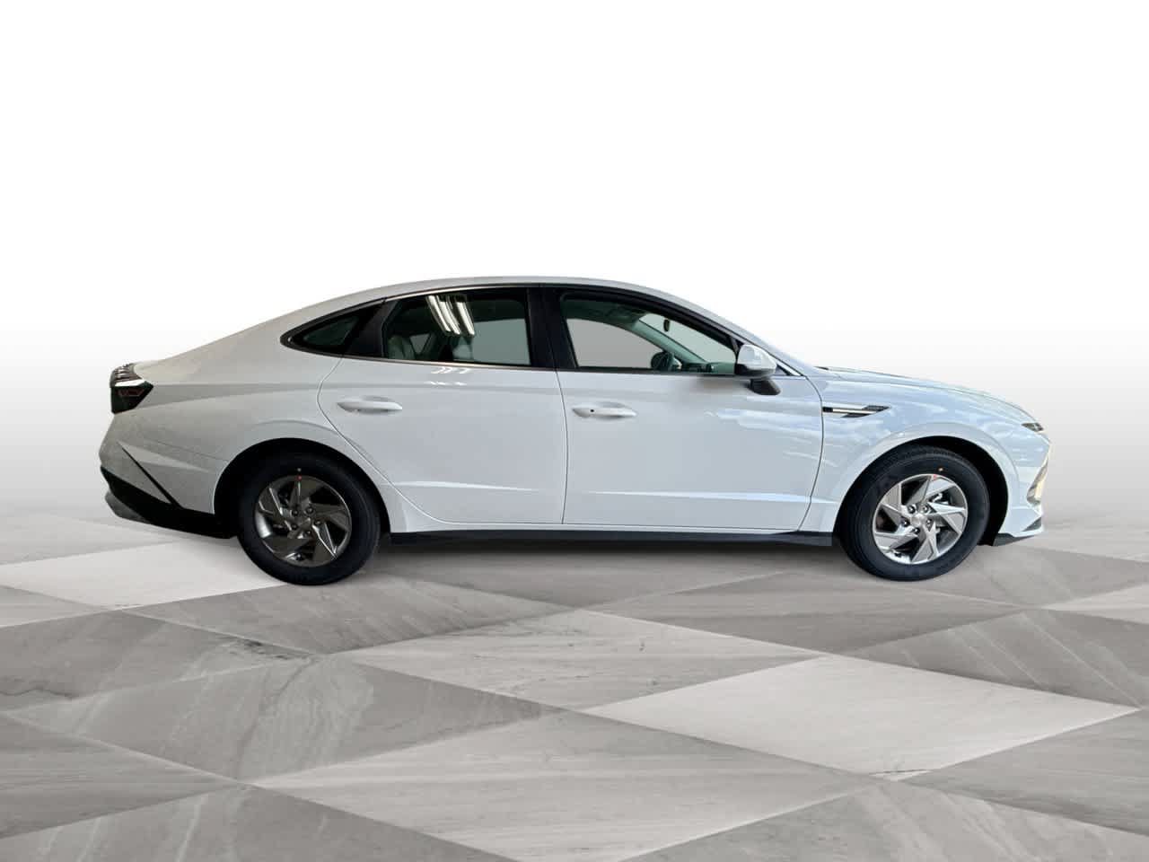 Used 2026 Hyundai Sonata SE FWD image 9