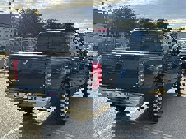 Used 2014 Nissan Frontier SV image 9