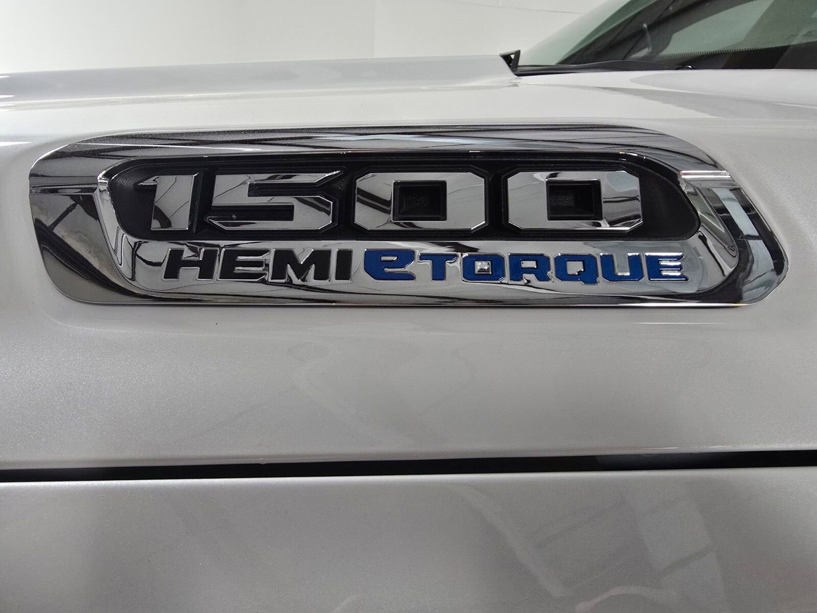 Used 2024 RAM 1500 Limited image 15