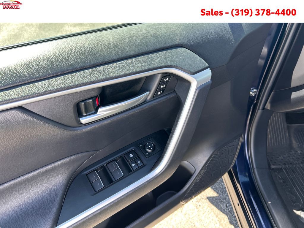 Certified 2022 Toyota RAV4 XLE Premium AWD/4WD image 13