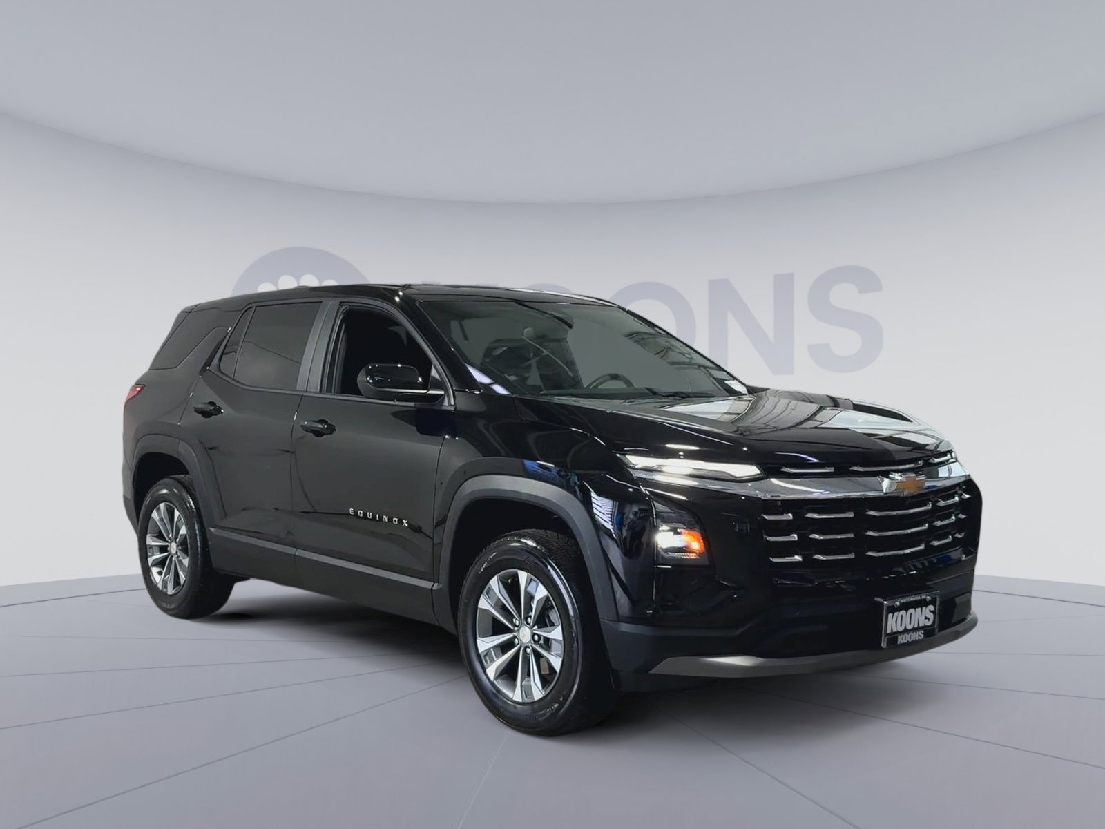 Used 2025 Chevrolet Equinox LT image 2