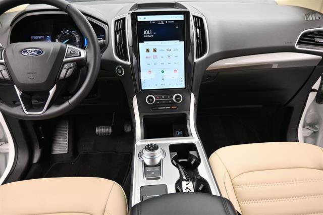Certified 2024 Ford Edge SEL w/ Convenience Package AWD/4WD image 12