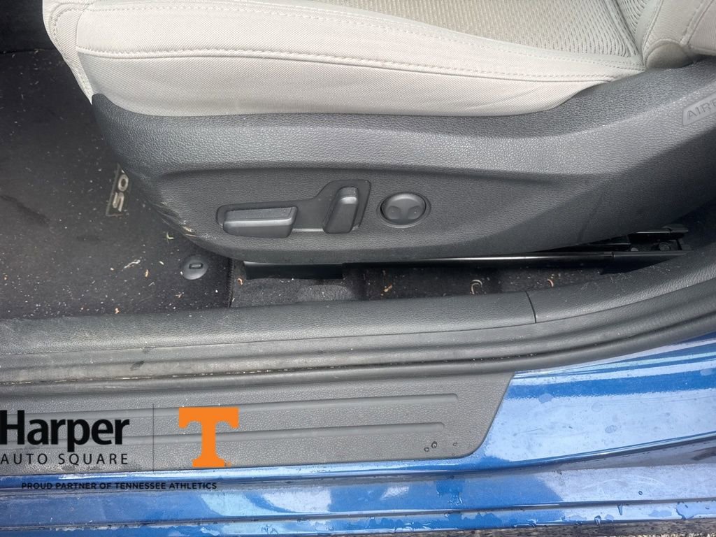 Used 2019 Hyundai Sonata SEL w/ Tech Package 02 FWD image 18