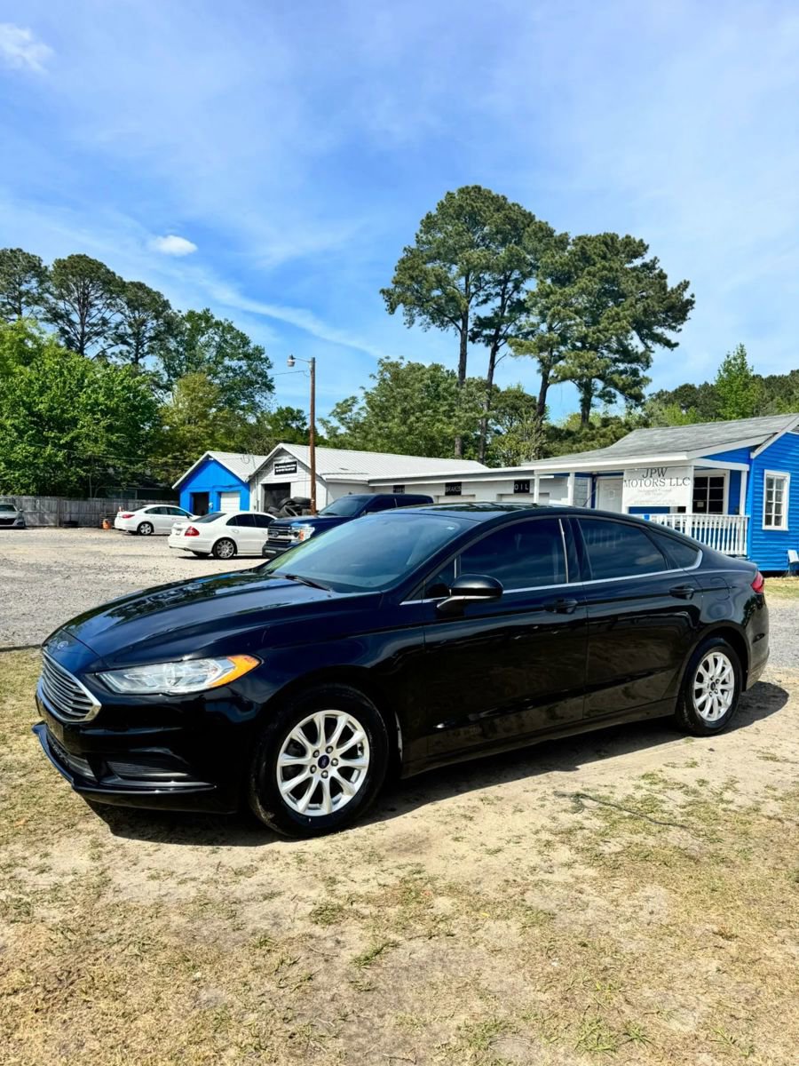 Used 2017 Ford Fusion S FWD image 5