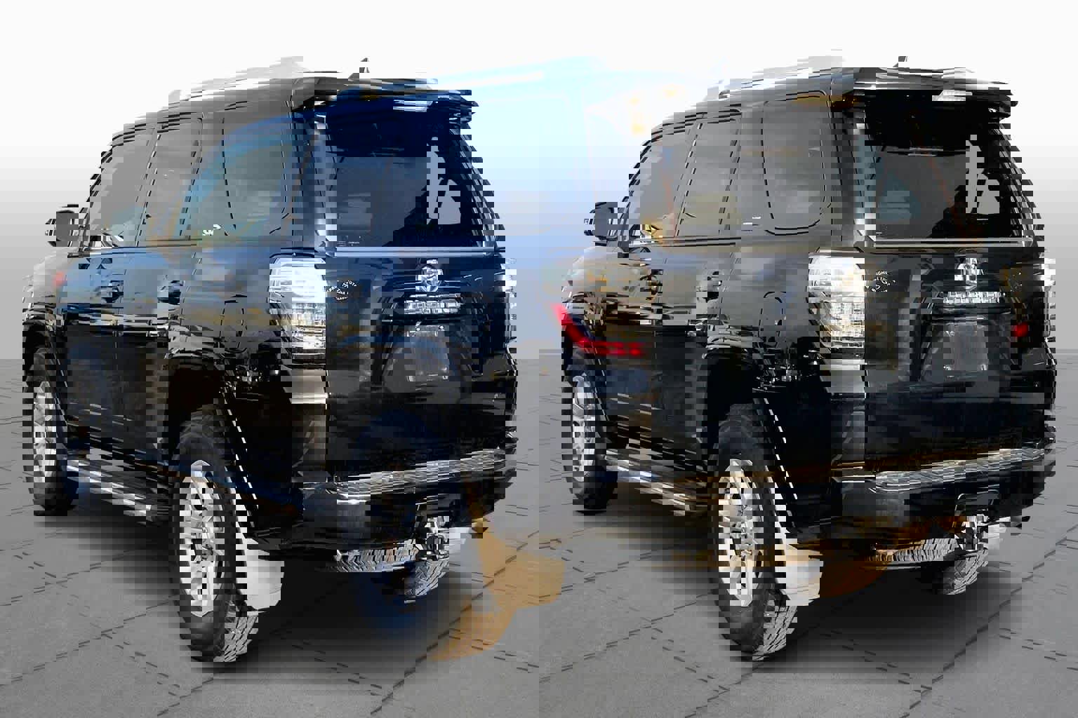 Used 2014 Toyota 4Runner SR5 Premium image 11