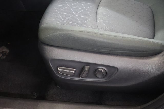 Used 2025 Toyota RAV4 XLE AWD/4WD image 12