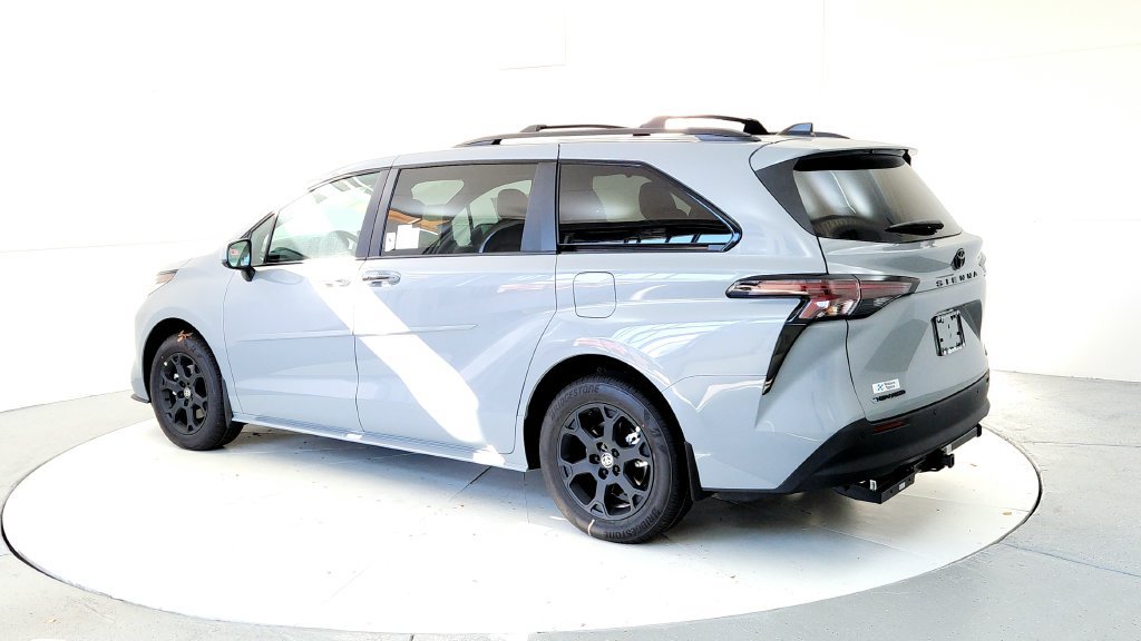 New 2026 Toyota Sienna XLE Woodland Edition AWD/4WD image 4